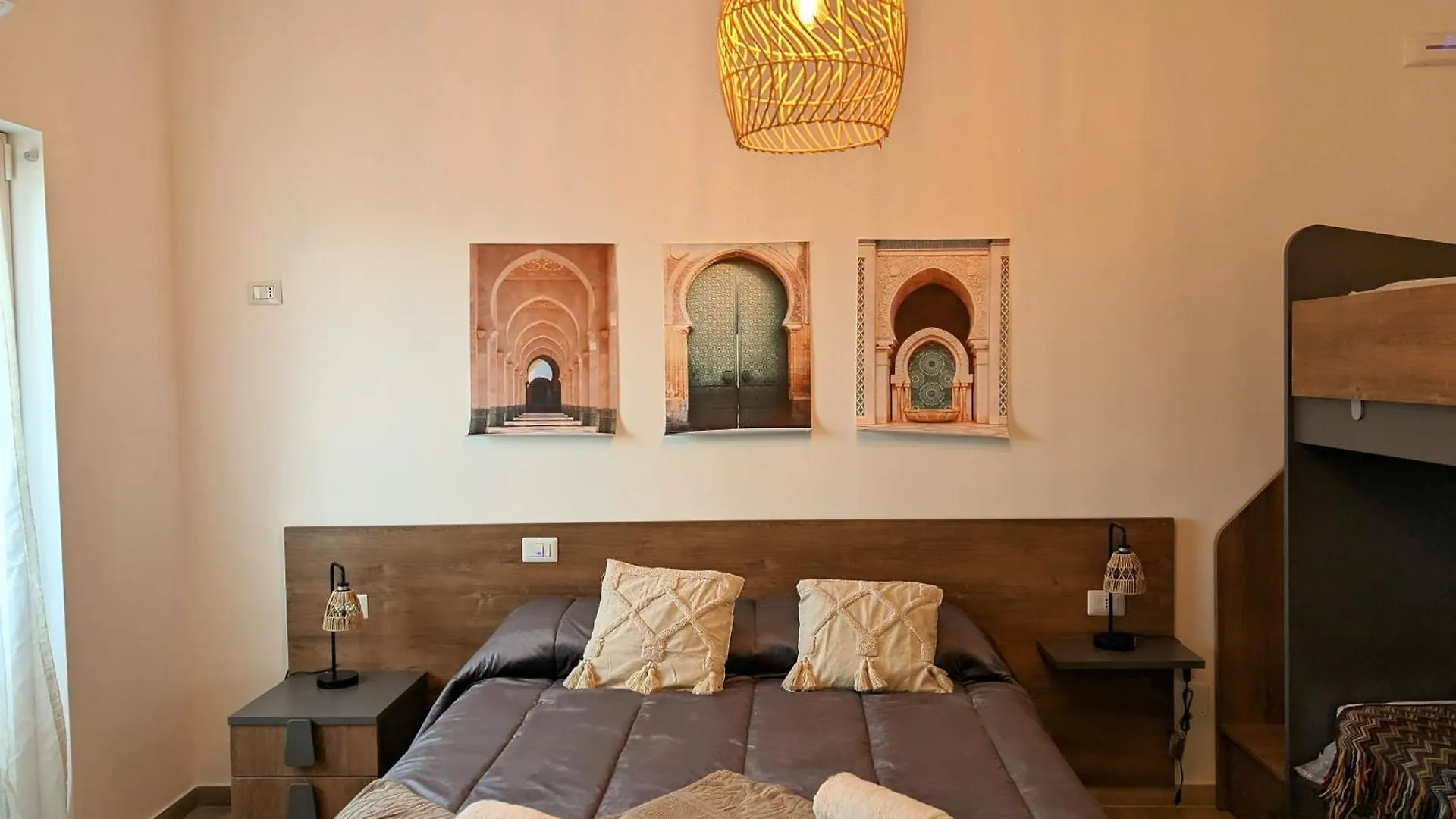 Bed & Breakfast Villa Dafne Torrenova  Italy